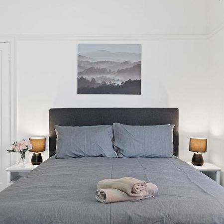 Burwood City Newly Renovated 2 Bed 2 Bath Free Private Parking Big Apt Sidney Dış mekan fotoğraf
