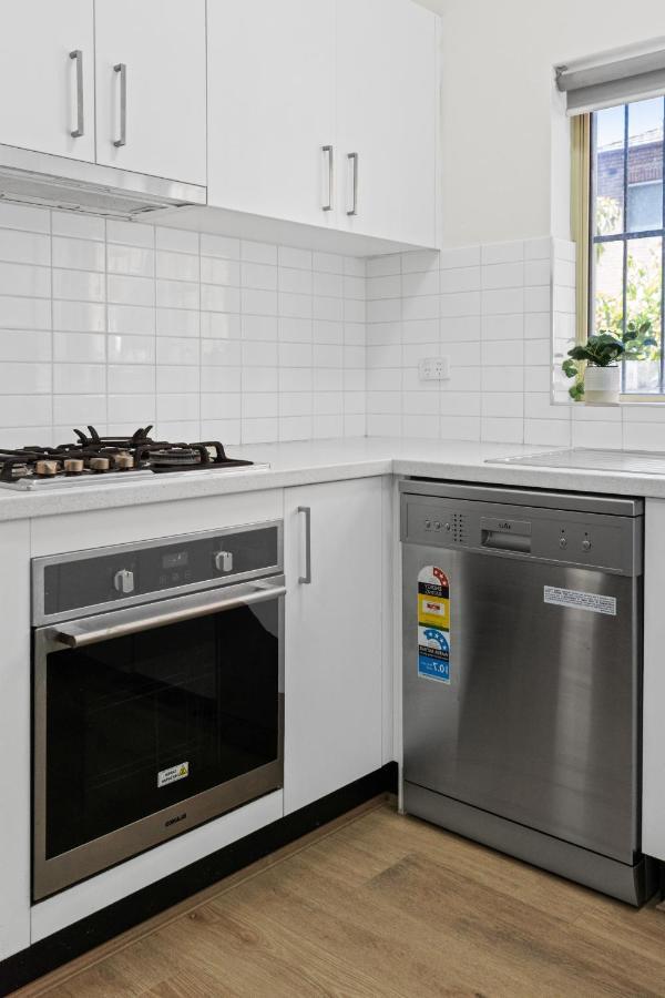 Burwood City Newly Renovated 2 Bed 2 Bath Free Private Parking Big Apt Sidney Dış mekan fotoğraf