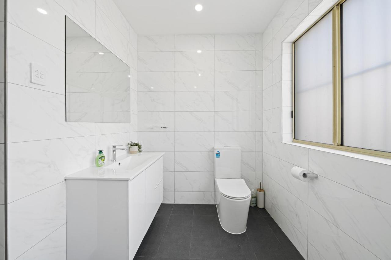 Burwood City Newly Renovated 2 Bed 2 Bath Free Private Parking Big Apt Sidney Dış mekan fotoğraf